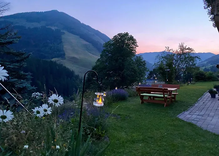 Alm Seasons Premium & ホームステイ *