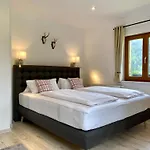 Alm Seasons Premium & Homestay szállás