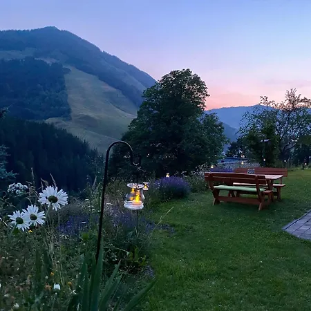 Alm Seasons Premium & ホームステイ *