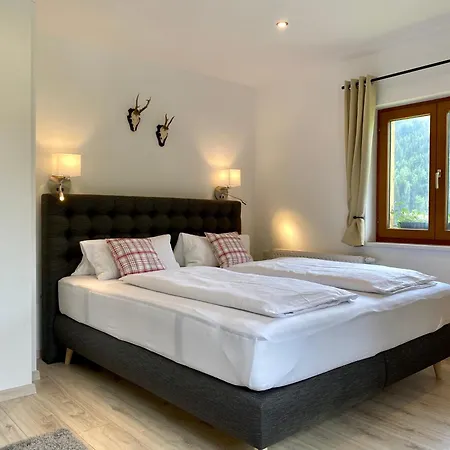Alm Seasons Premium & Homestay